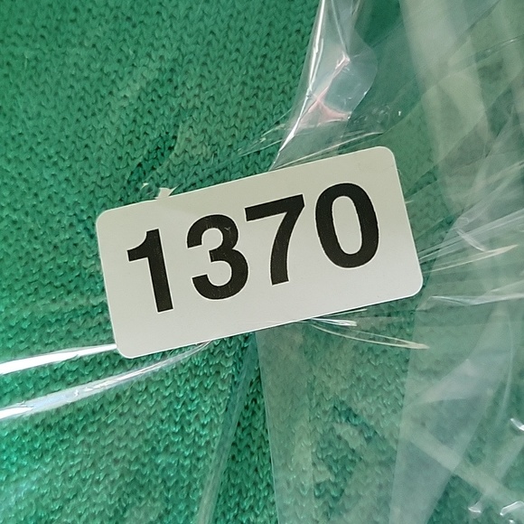 Final Price Drop -EUC Green 1 Pc Sweater Set, See Measurements - Picture 3 of 3